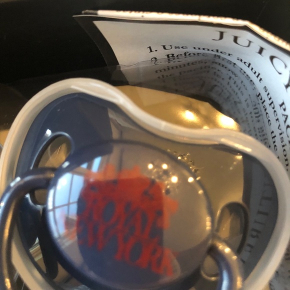 Authentic new 3 pc juicy couture pacifiers set - Picture 5 of 11